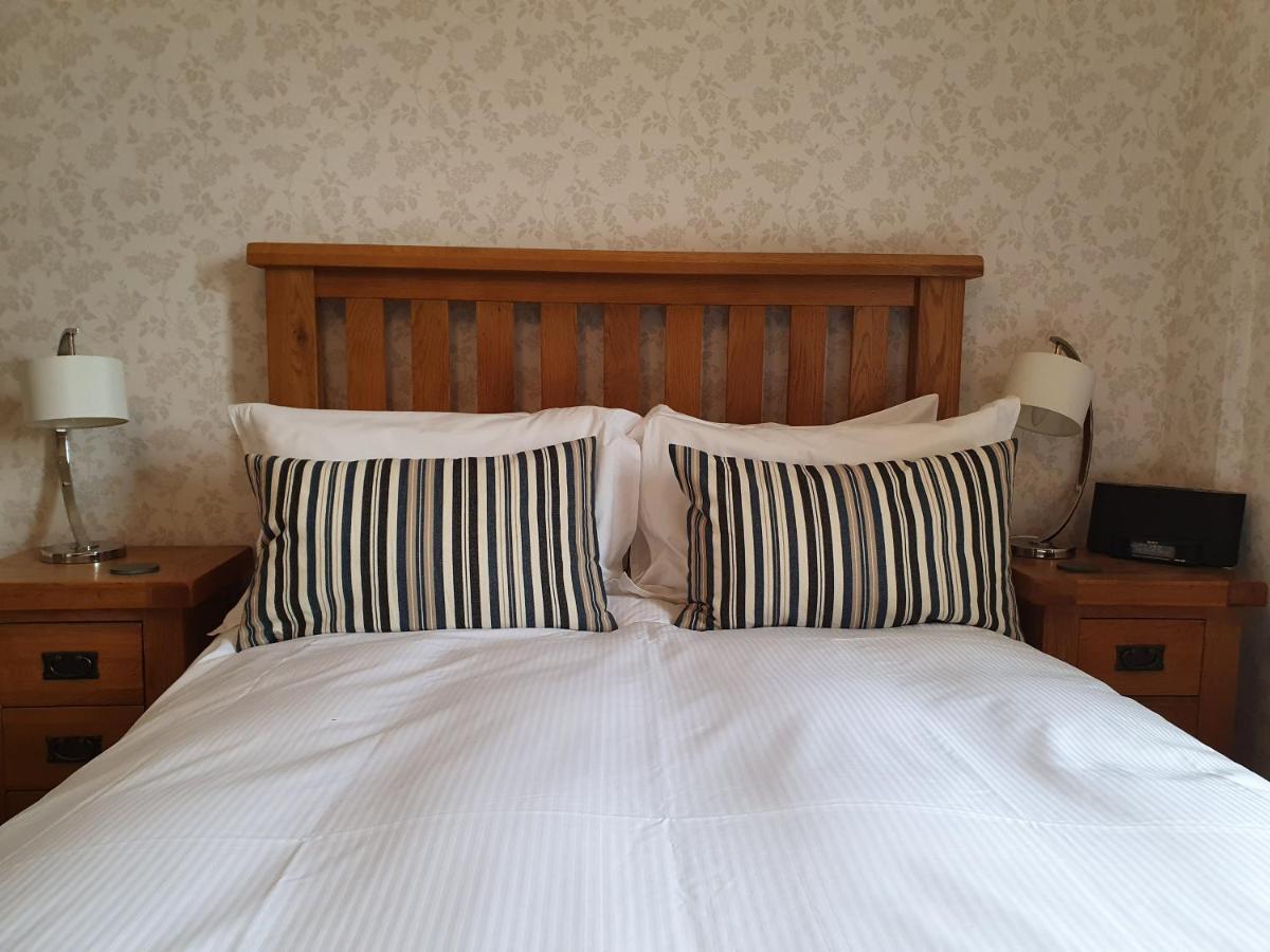 Strathmore Guest House (Adults Only) Кесвік Екстер'єр фото