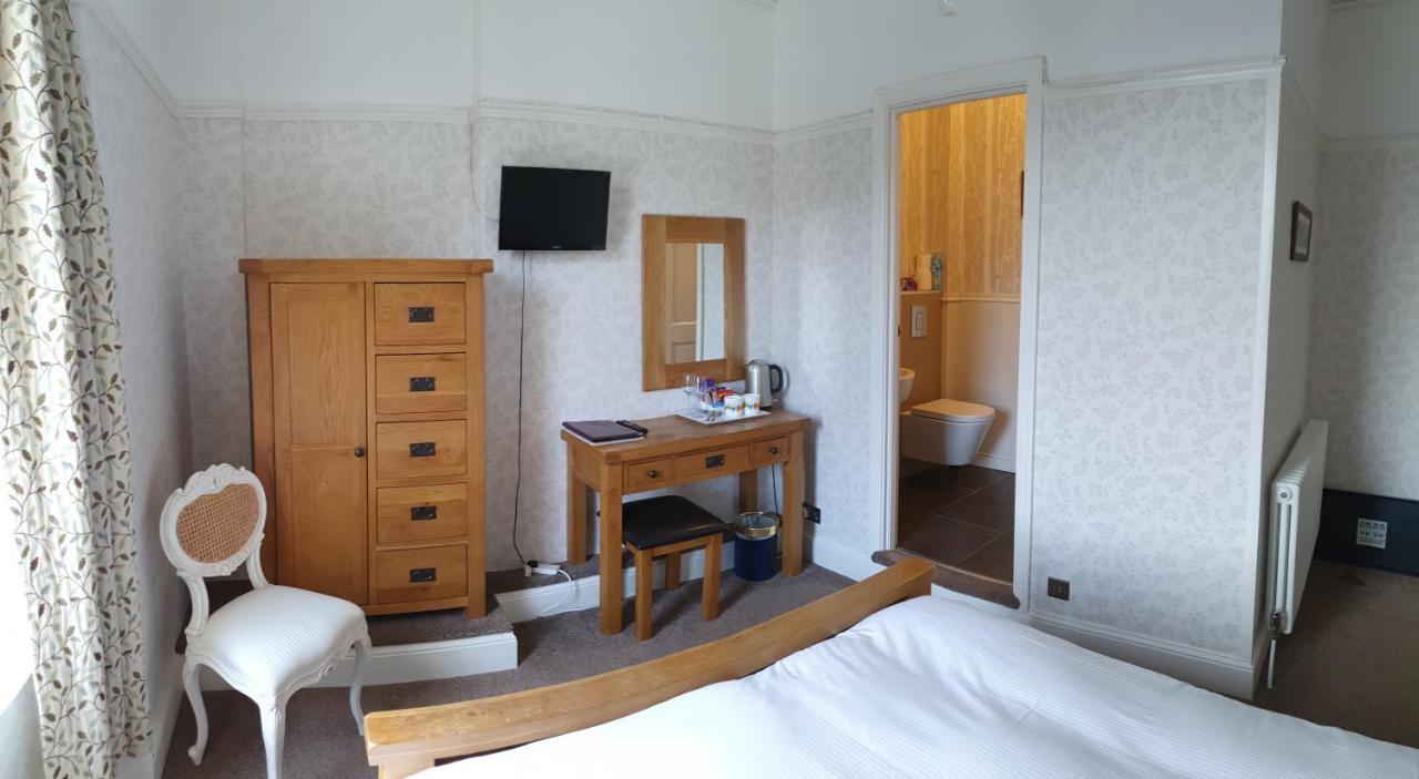 Strathmore Guest House (Adults Only) Кесвік Екстер'єр фото